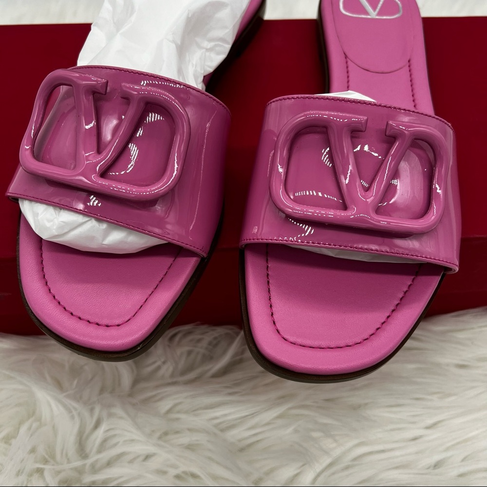 Valentino VLogo Pink Patent Leather Sildes - Picture 6 of 11